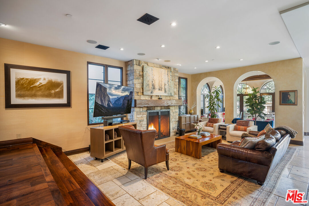 506 Palisades Ave