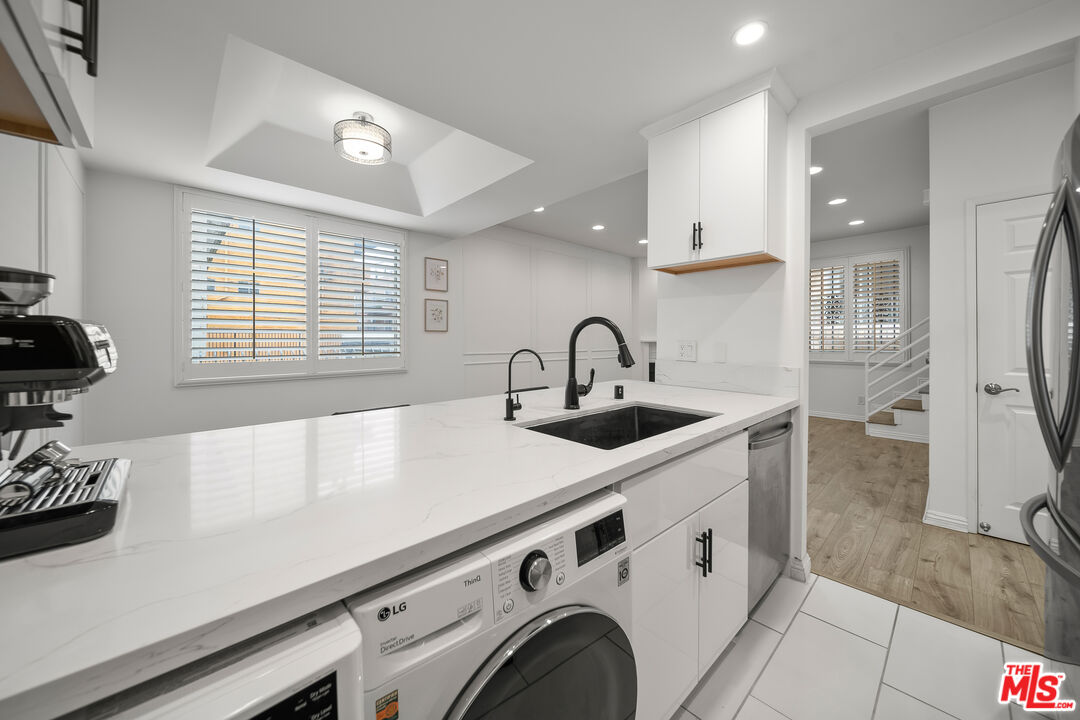 812 N Hudson Ave Unit: 107