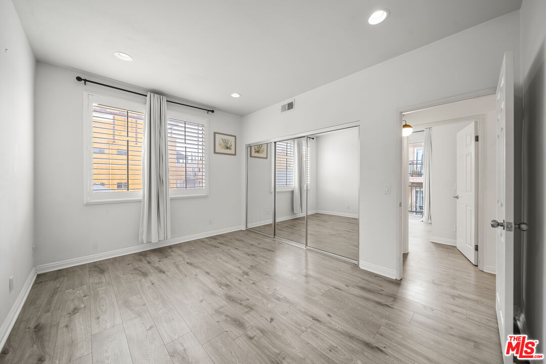 812 N Hudson Ave Unit: 107