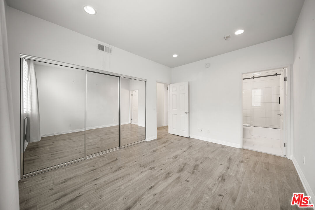 812 N Hudson Ave Unit: 107