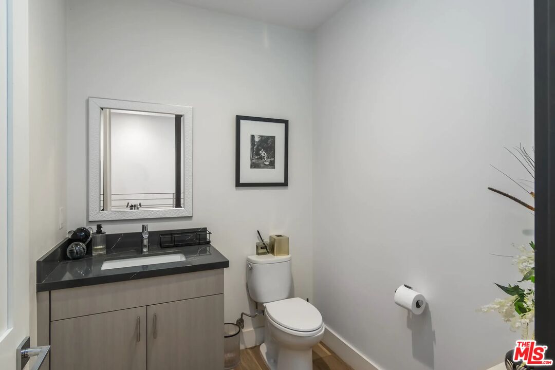 4322 Gentry Ave Unit: 103