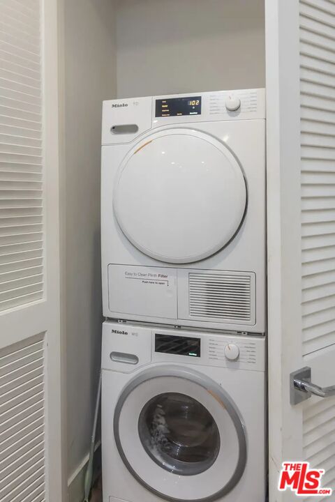 4322 Gentry Ave Unit: 103