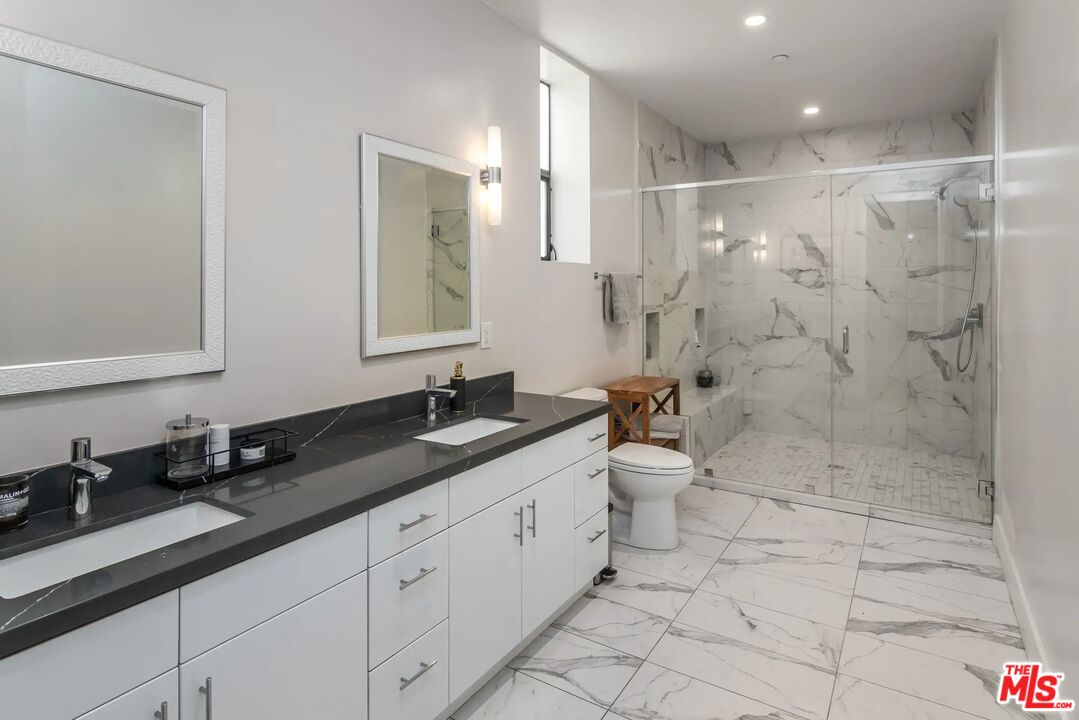 4322 Gentry Ave Unit: 103