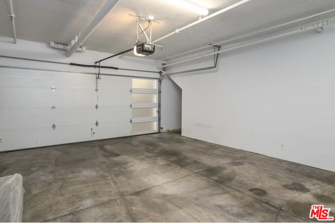 4322 Gentry Ave Unit: 103