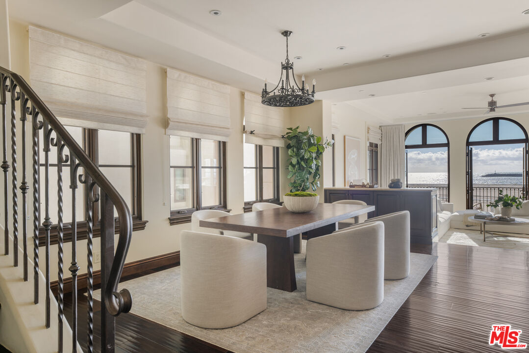 6209 Ocean Front Walk