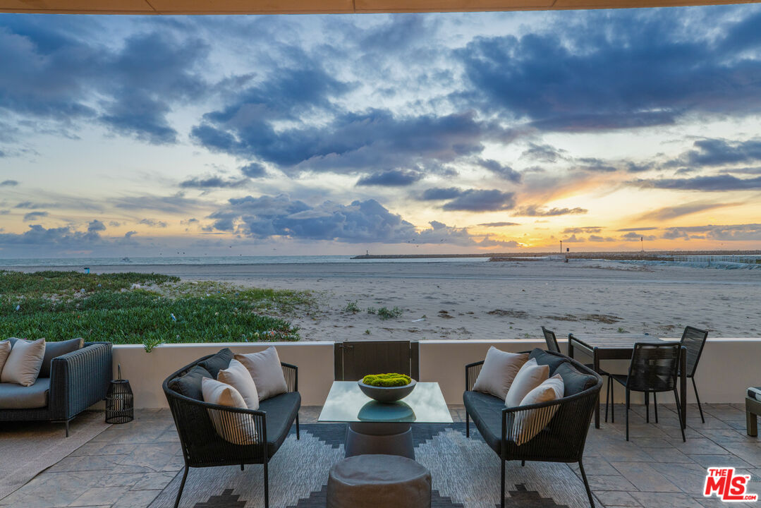 6209 Ocean Front Walk