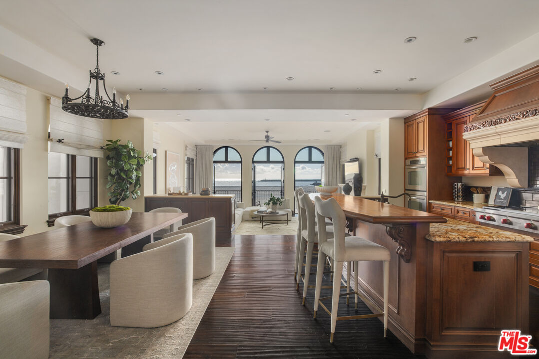 6209 Ocean Front Walk