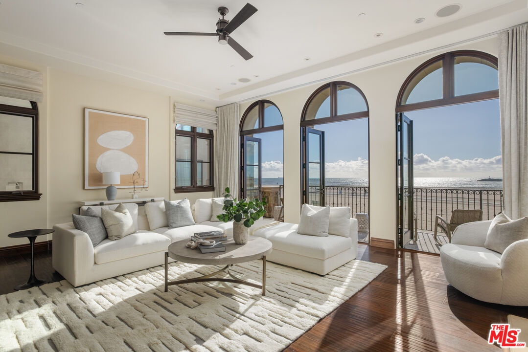 6209 Ocean Front Walk