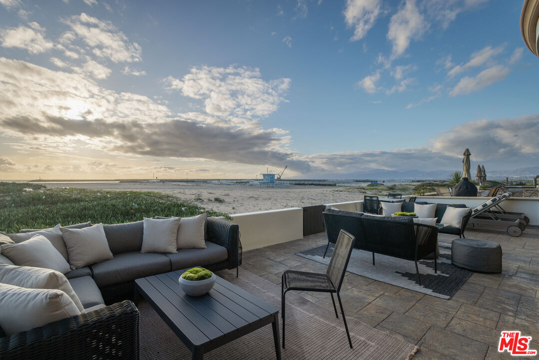 6209 Ocean Front Walk