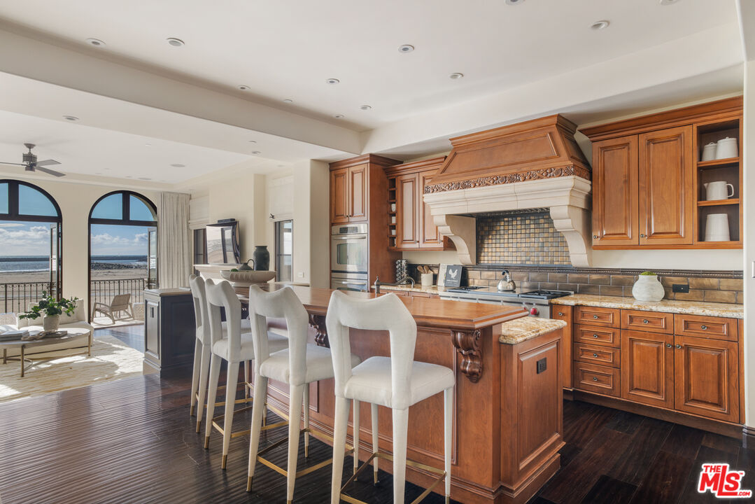 6209 Ocean Front Walk