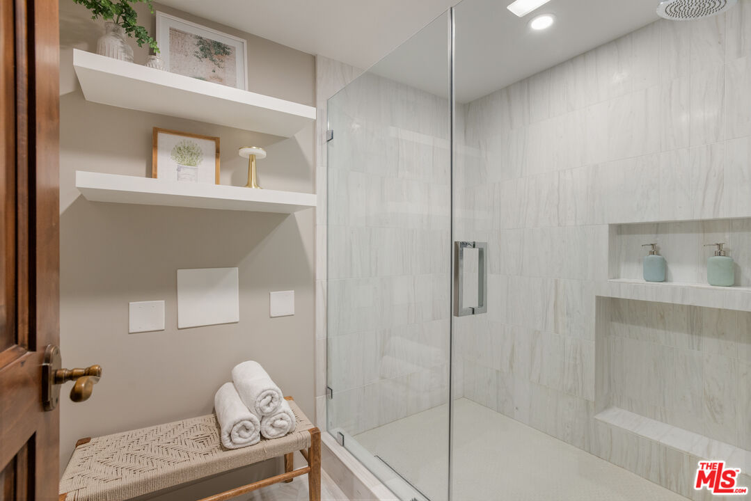 6209 Ocean Front Walk