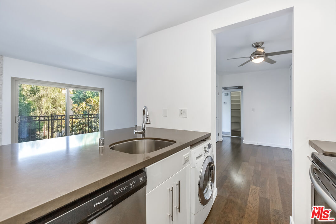 141 S Clark Dr Unit: 310