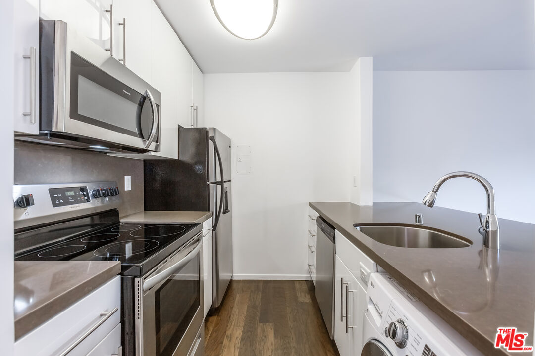 141 S Clark Dr Unit: 310