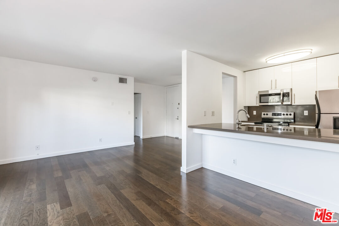 141 S Clark Dr Unit: 310