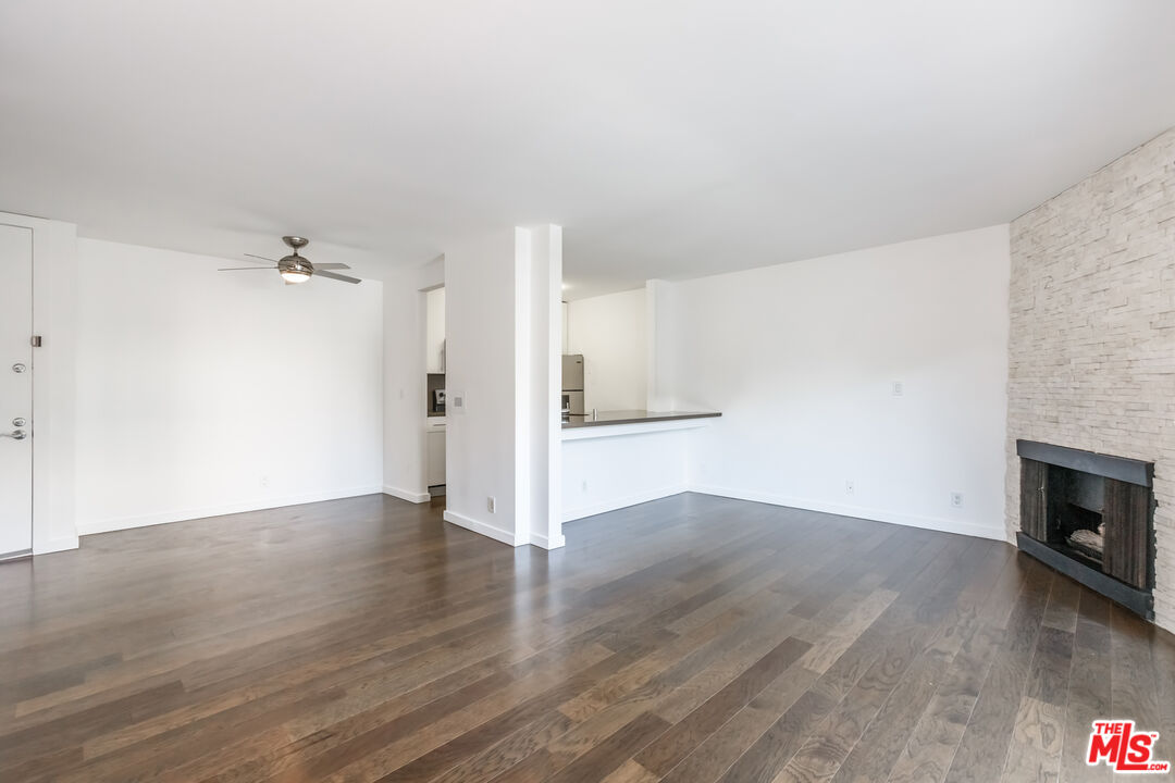 141 S Clark Dr Unit: 310