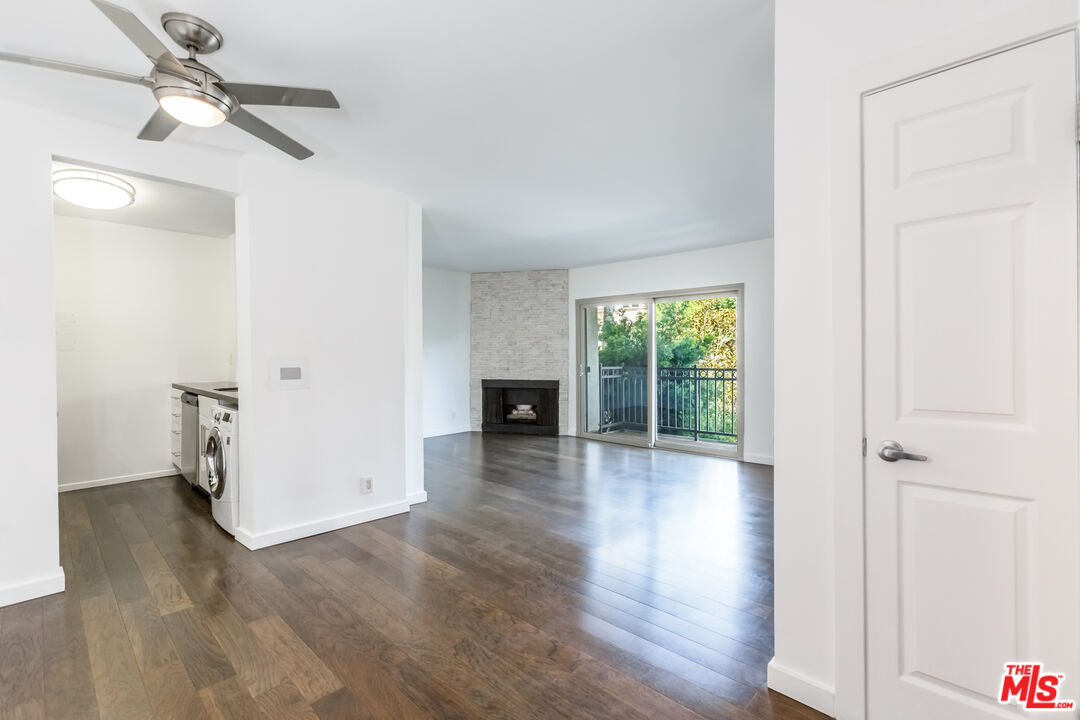141 S Clark Dr Unit: 310