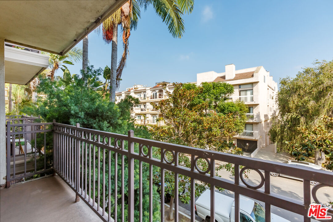 141 S Clark Dr Unit: 310