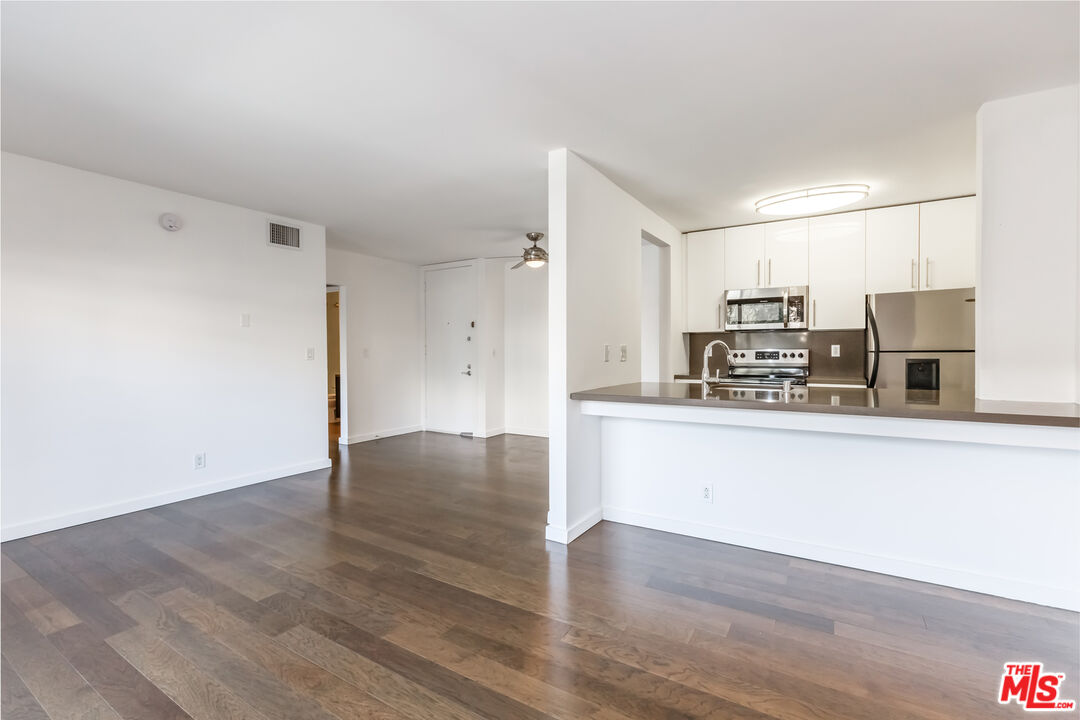 141 S Clark Dr Unit: 310