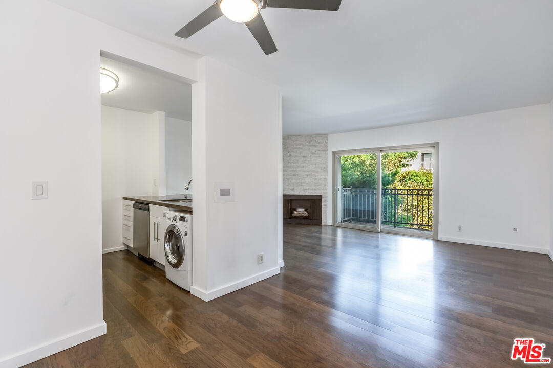 141 S Clark Dr Unit: 310