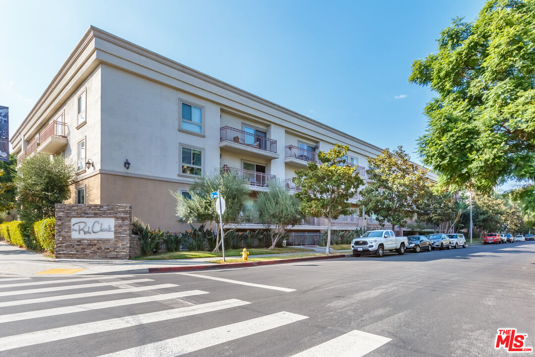 141 S Clark Dr Unit: 310