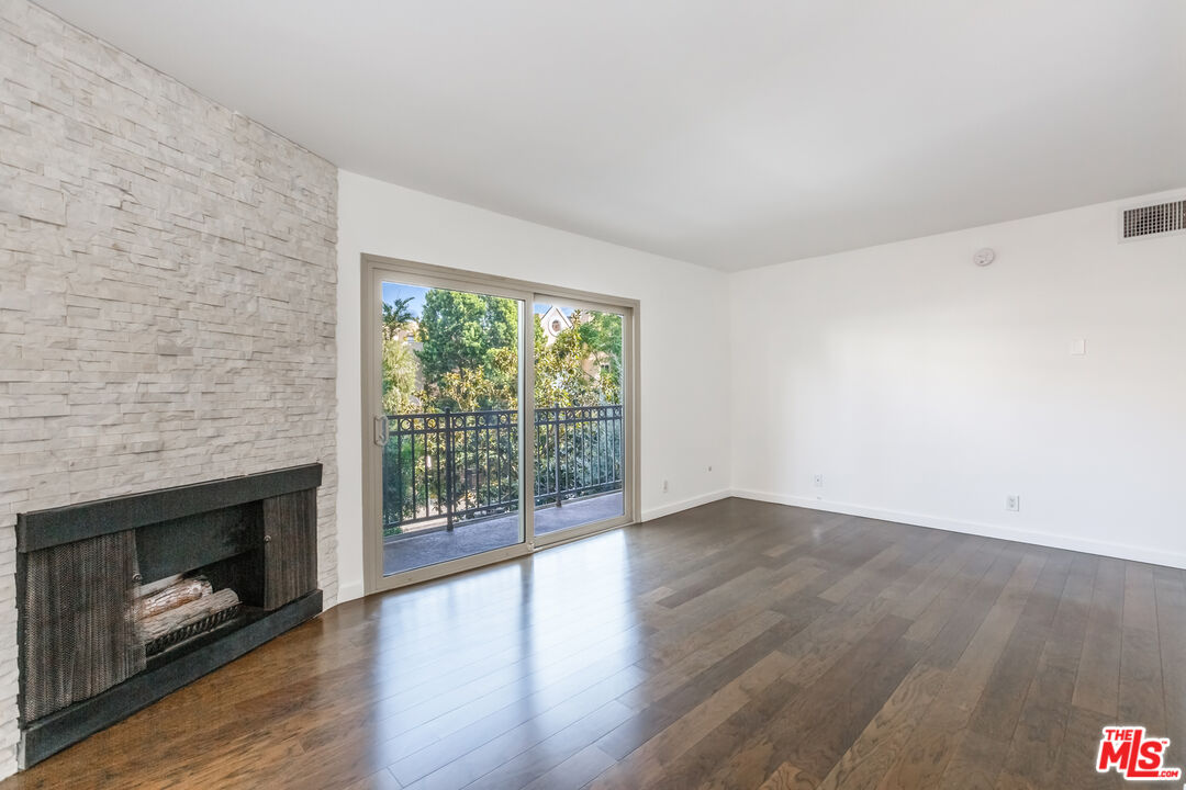 141 S Clark Dr Unit: 310