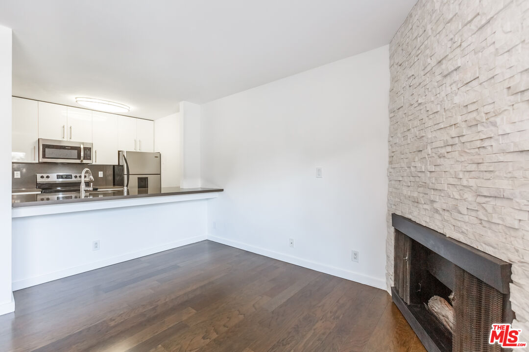 141 S Clark Dr Unit: 310