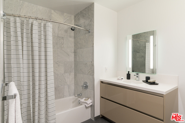 1200 S FIGUEROA ST Unit: E1405