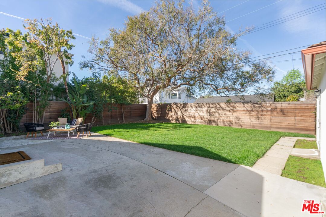 12817 Indianapolis St