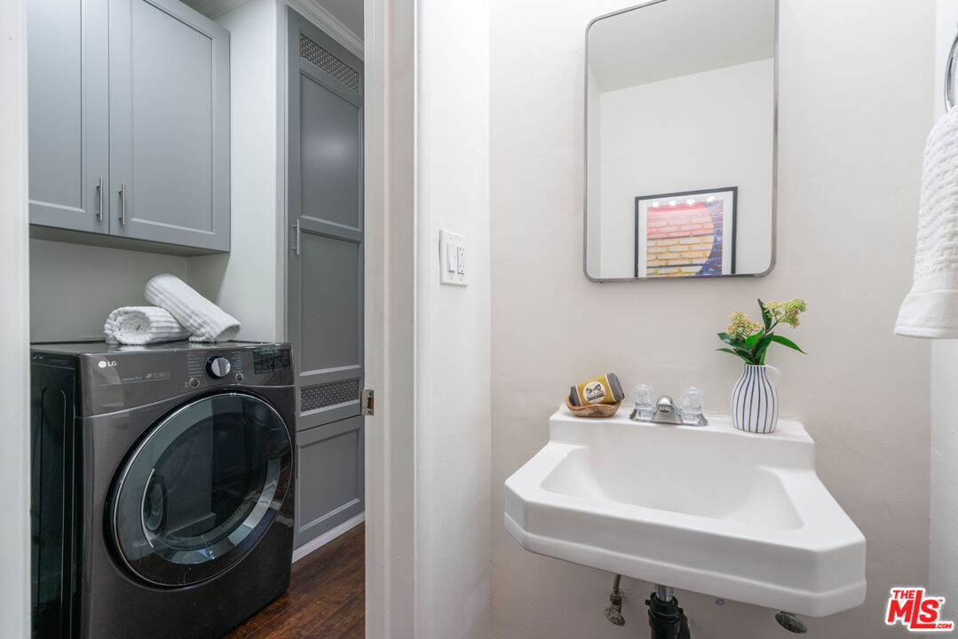 12817 Indianapolis St