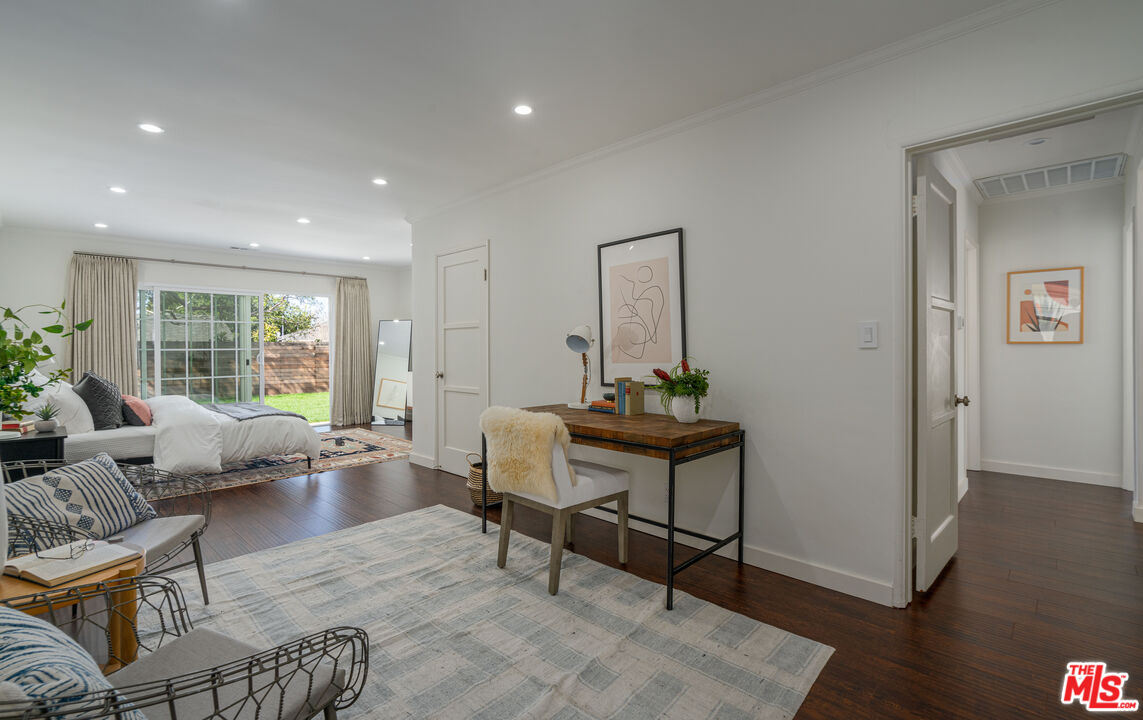 12817 Indianapolis St