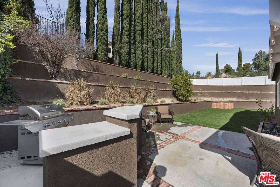 27839 Northbrook Ave