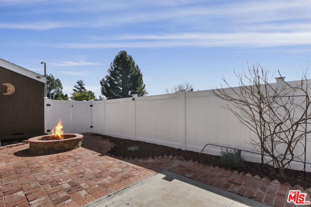 27839 Northbrook Ave