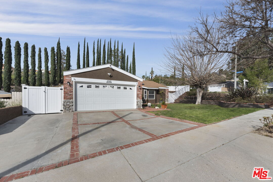 27839 Northbrook Ave