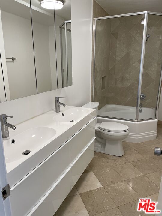 9297 BURTON WAY Unit: 4