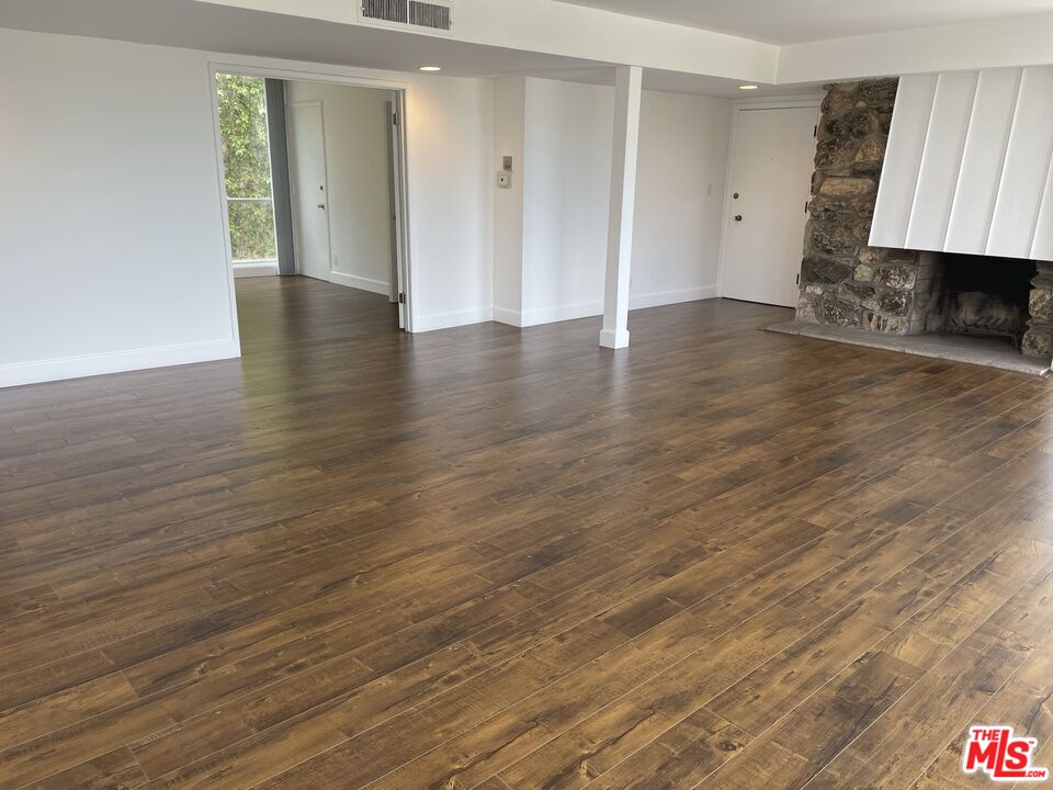 9297 BURTON WAY Unit: 4