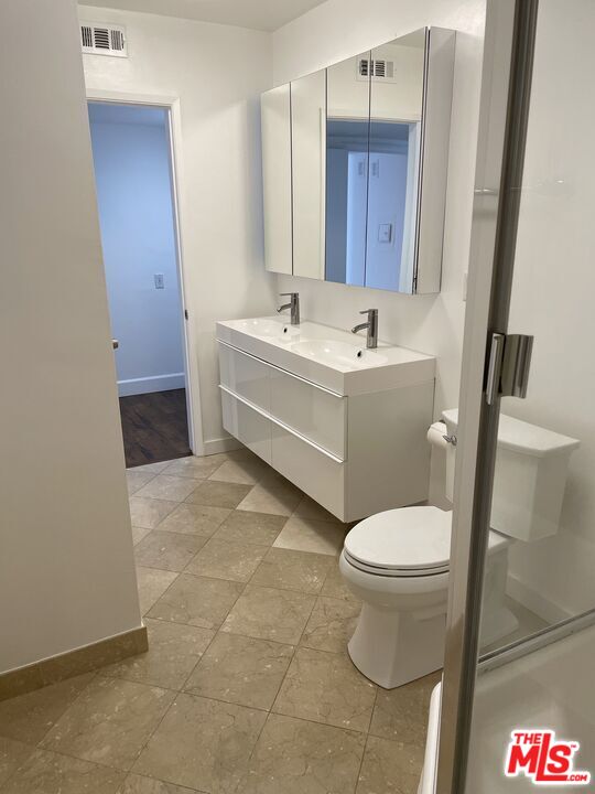 9297 BURTON WAY Unit: 4