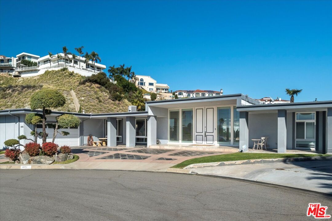 1975 Deermont Rd
