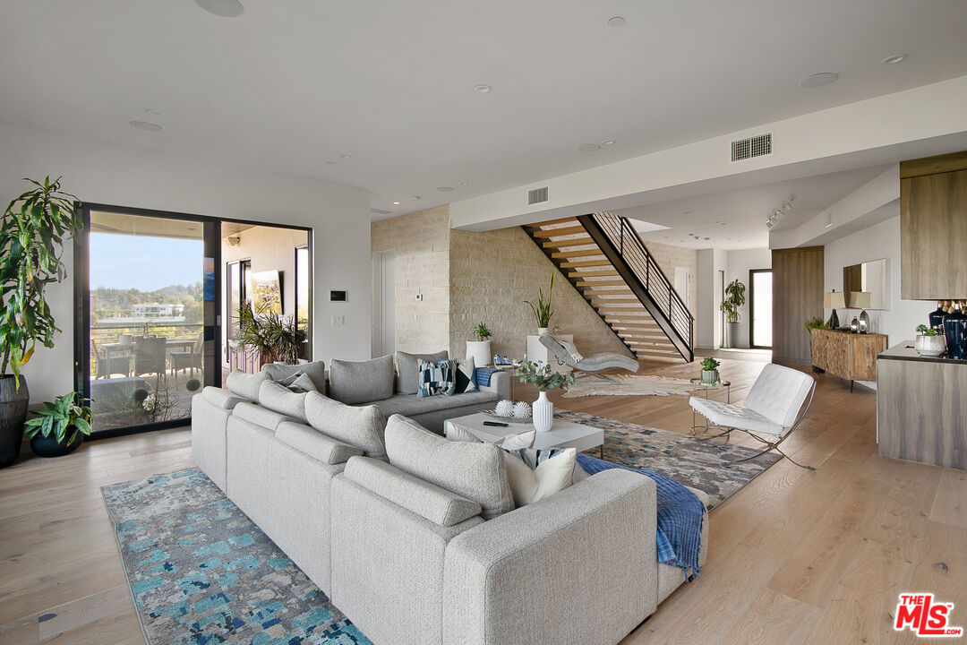 3801 Encino Verde Pl