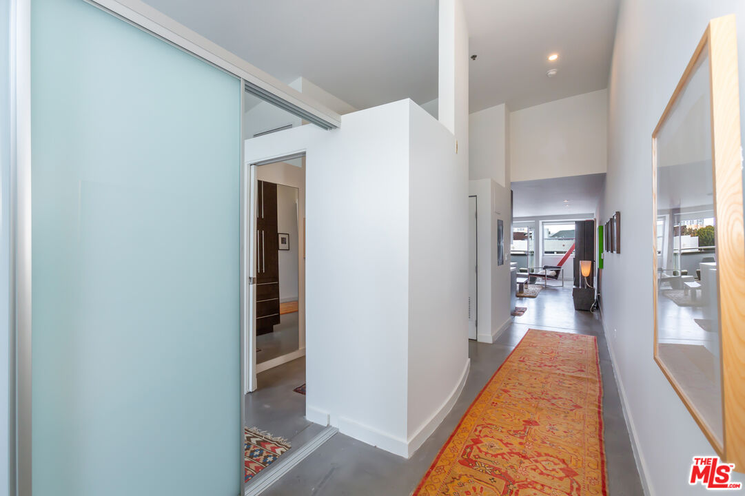 615 HAMPTON DR Unit: A304