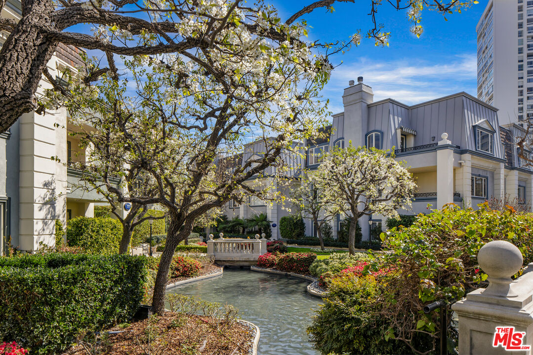 10118 Empyrean Way Unit: 102