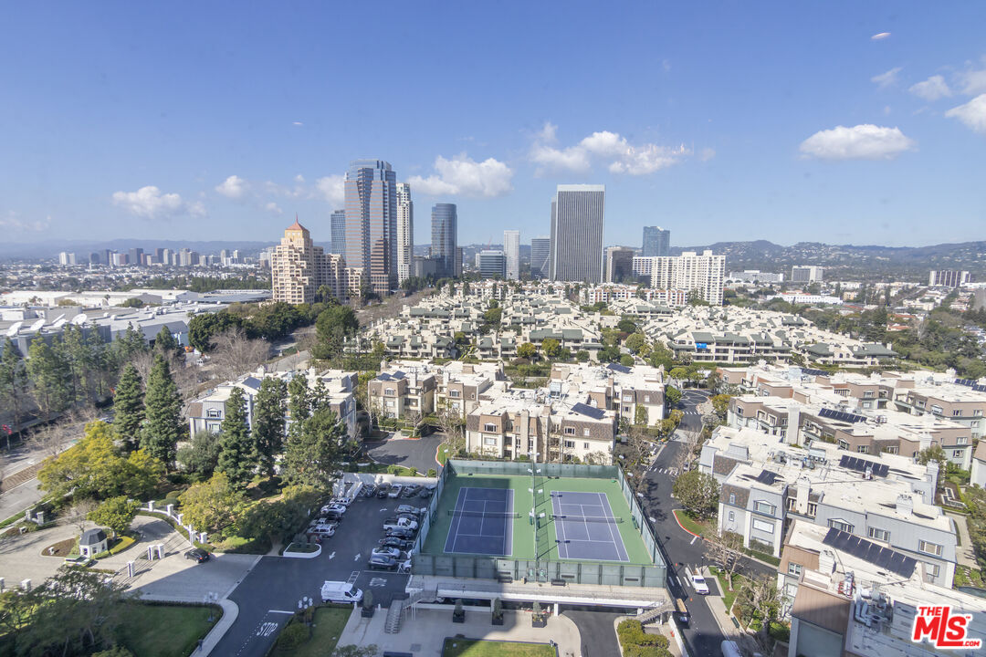 2222 Avenue Of The Stars Unit: 1704