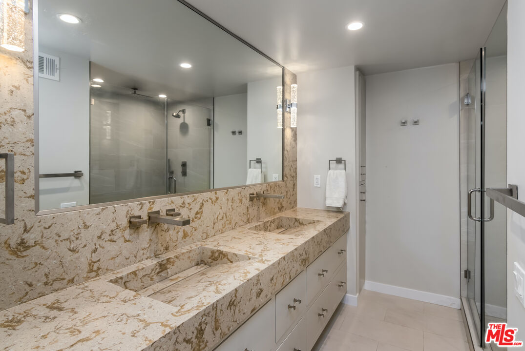 2222 Avenue Of The Stars Unit: 1704