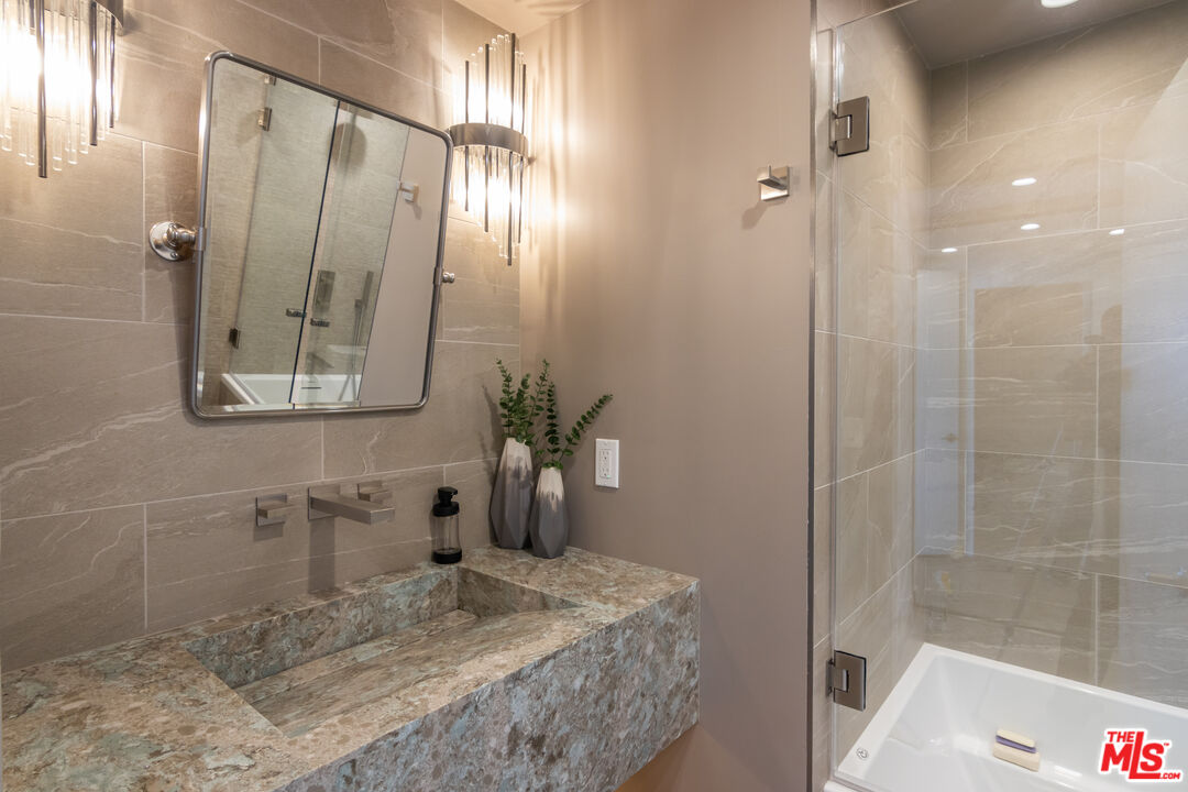 2222 Avenue Of The Stars Unit: 1704