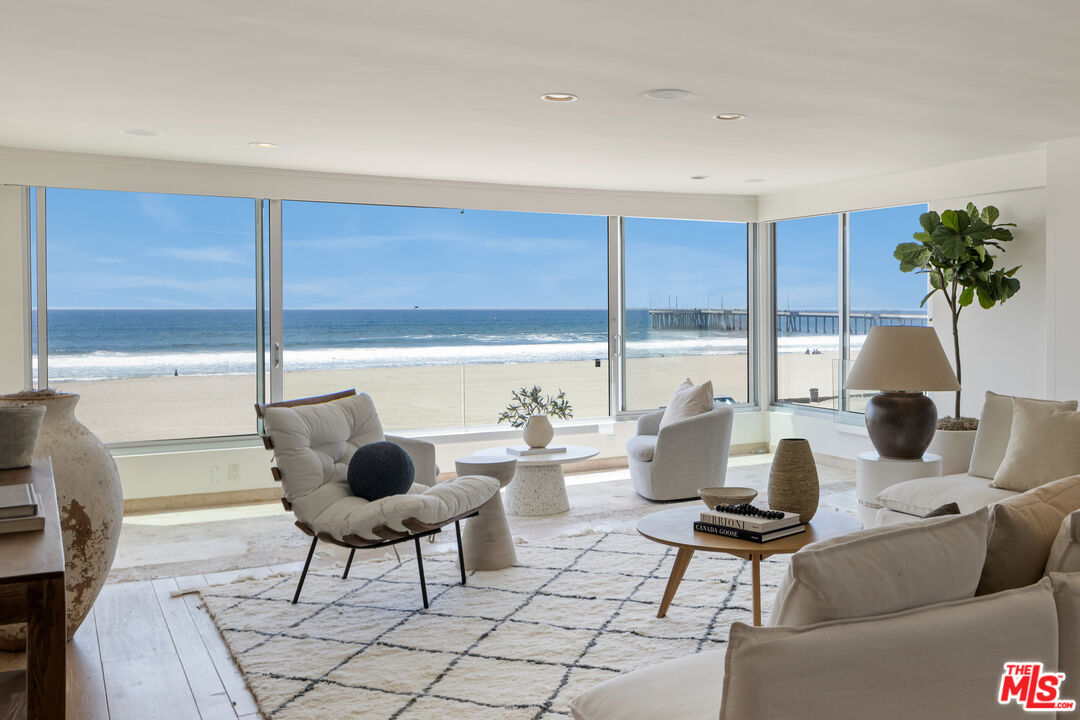 3412 Ocean Front Walk Unit: 201