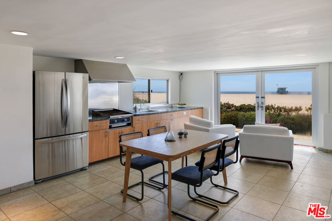 3412 Ocean Front Walk Unit: 201