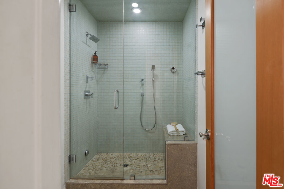 3412 Ocean Front Walk Unit: 201