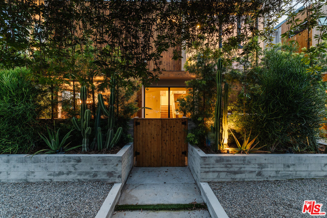 3214 Highland Ave Unit: 1