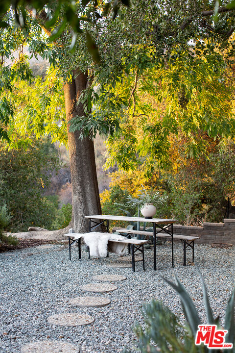 243 Taos Rd