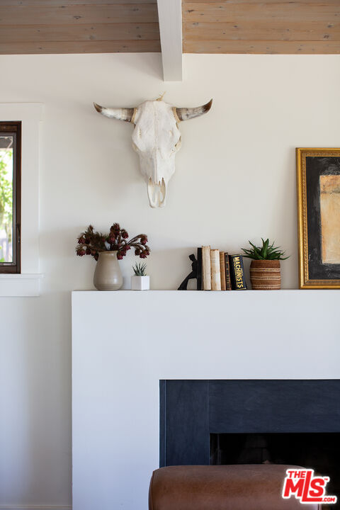 243 Taos Rd