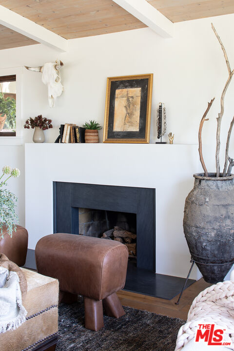 243 Taos Rd